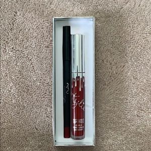 Kylie red lip kit